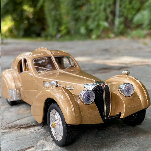 1:28 Bugatti TYPE 57SC Classic Car Alloy Car Model Diecasts Metal Toy Retro Vehicles Car Model Simulation Collection Kids Gift - IHavePaws