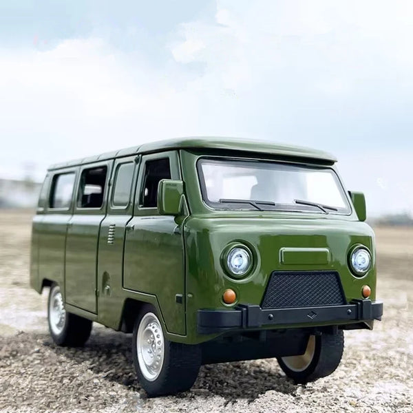 1/18 UAZ Travelers Alloy Bus Car Model Diecast Metal Touring Off-road Vehicle Car Model Simulation Sound and Light Kids Toy Gift - IHavePaws