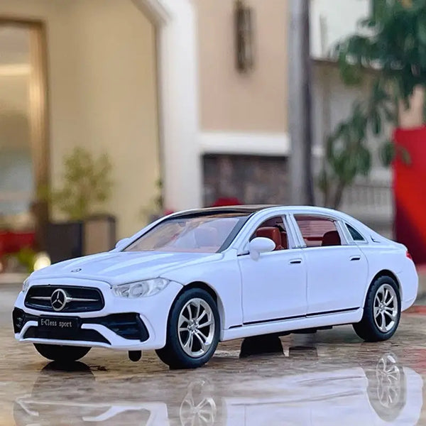 1:32 E-Class E300 L Alloy Car Model Diecasts Metal Vehicles Car Model Sound and Light Simulation Collection Childrens Toys Gift - IHavePaws