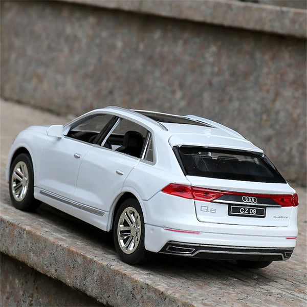 1:32 AUDI Q8 SUV Alloy Car Model Diecast Metal Vehicles Car Model Collection High Simulation - IHavePaws