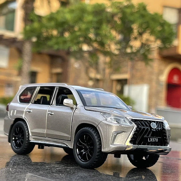 1/32 LX570 SUV Alloy Car Model Diecast Metal Toy Off-road Vehicles Car Model Sound and Light Simulation Collection Kids Toy Gift