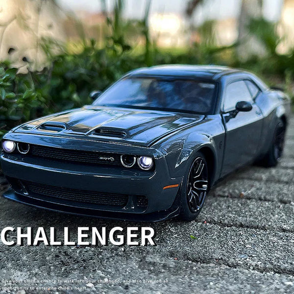 1:32 Dodge Challenger SRT Alloy Musle Car Model Diecasts Metal Toy Sports Car Model Simulation Sound Light Collection Kids Gifts - IHavePaws