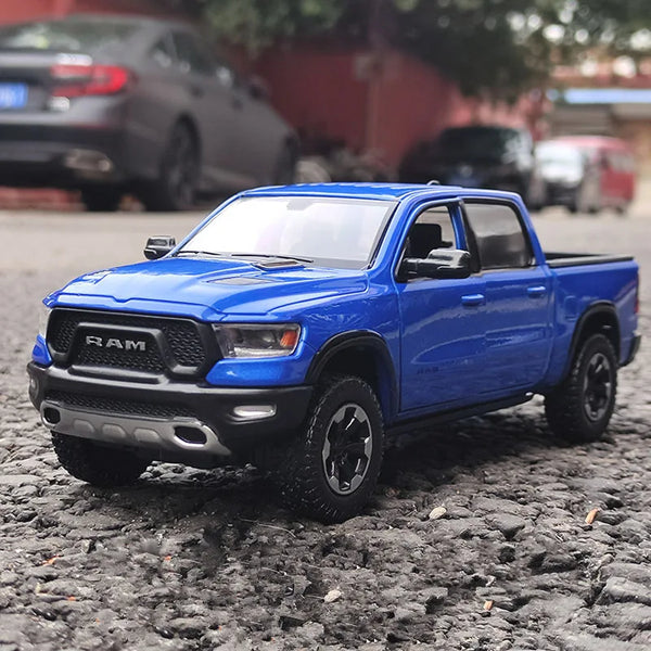 1:24 Dodge RAM 1500 Rebel Alloy Pickup Car Model Diecast Toy Off-road Vehicle Car Model High Simulation Collection Kids Toy Gift Blue - IHavePaws